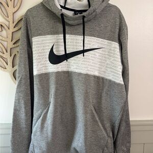 Nike Men's Heather Gray Hoodie with Black Logo size Mens US Large gently worn